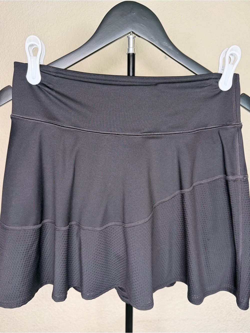Women’s Black Tek Gear Dry Tek Athletic Skirt w attached Shorts!